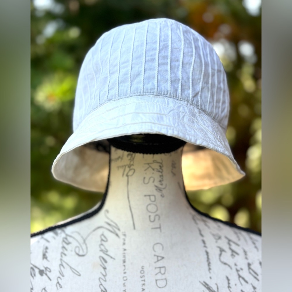 J.Crew White Cotton Bucket Hat
Like New